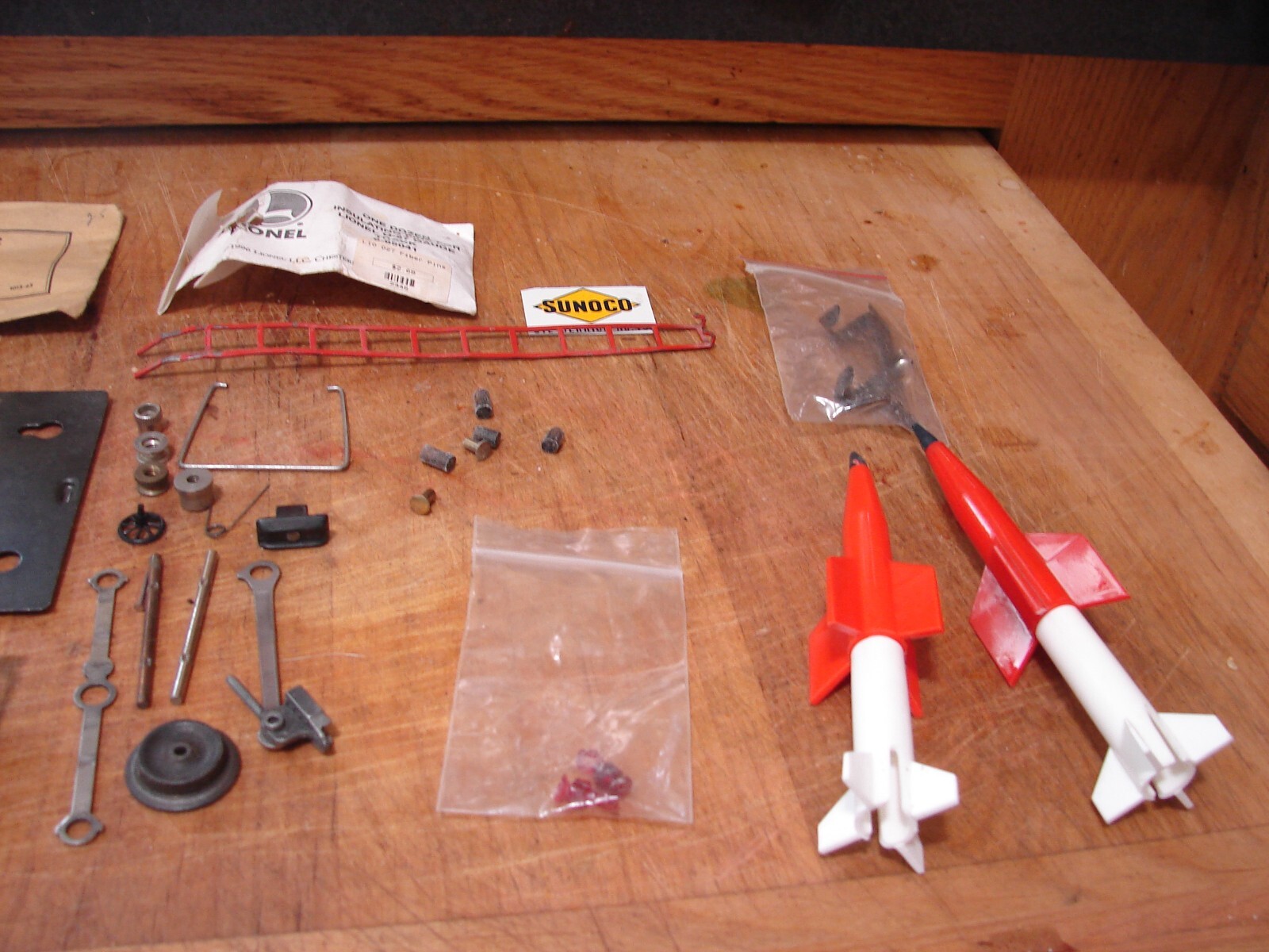 MISC. LOT OF LIONEL TRAIN PARTS eBay