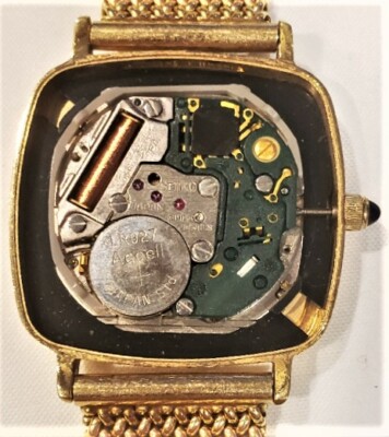 Luxurious 14K Gold Men's Seiko Quartz Wrist Watch w/14K Mesh Luxurious 14K Gold Men's Seiko Quartz Wrist Watch w/14K Mesh
