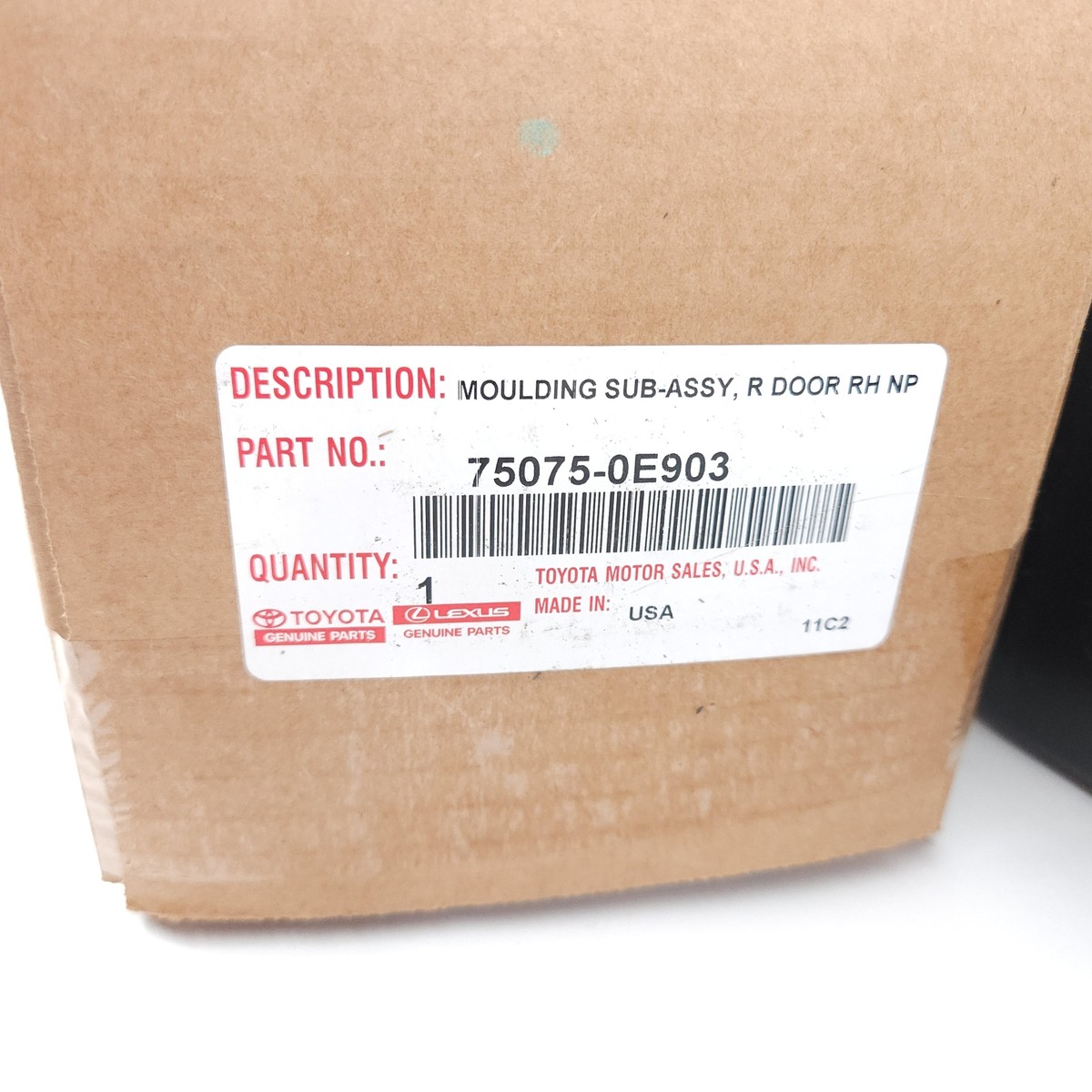 Genuine OEM Toyota 75075-0E903 Passenger RH Rear Rocker Molding 14