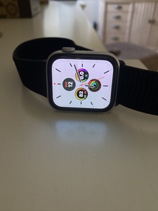 apple watch 4 silver seashell