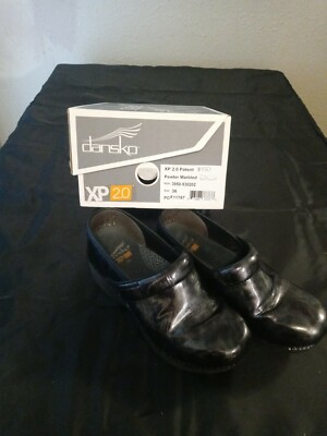 Dansko XP 2.0 Pewter Marbled Patent Clog Women display picture 3