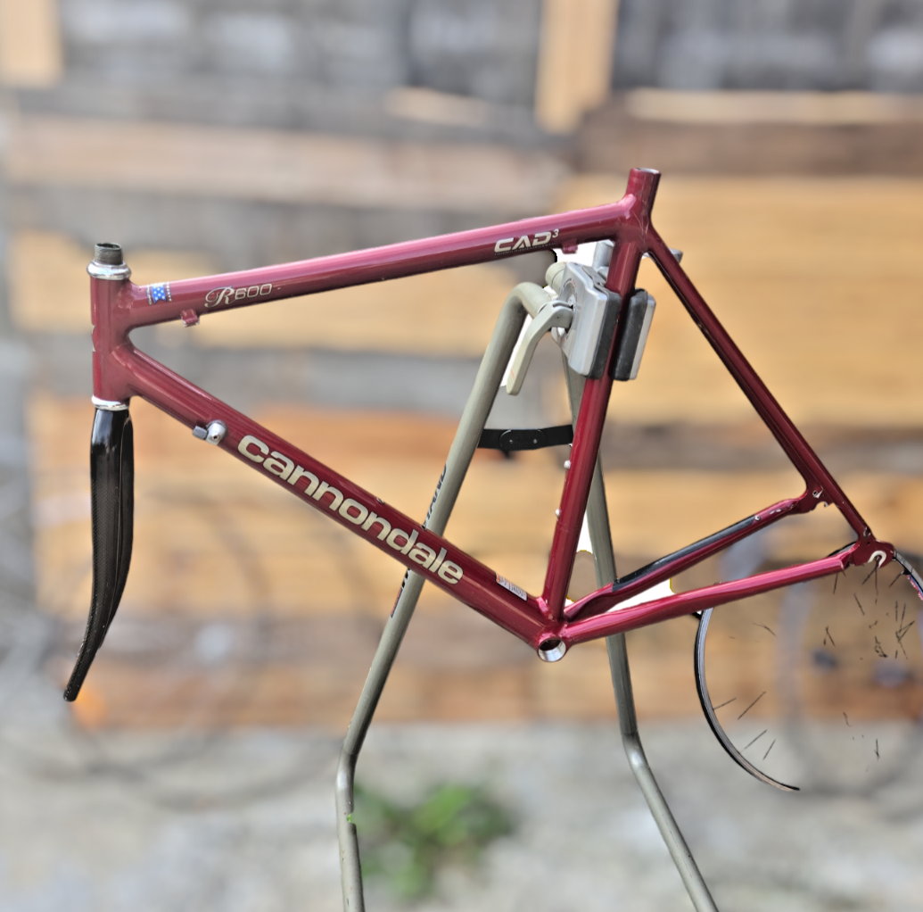 1997 CANNONDALE R600 FRAMESET Road Bike 54cm Carbon Fork 1997 CANNONDALE R600 FRAMESET Road Bike 54cm Carbon Fork