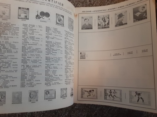 GALAXY WORLD STAMP ALBUM SPACE FOR THOUSANDS OF WORLD-WIDE STAMPS 1982 - Picture 3 of 4