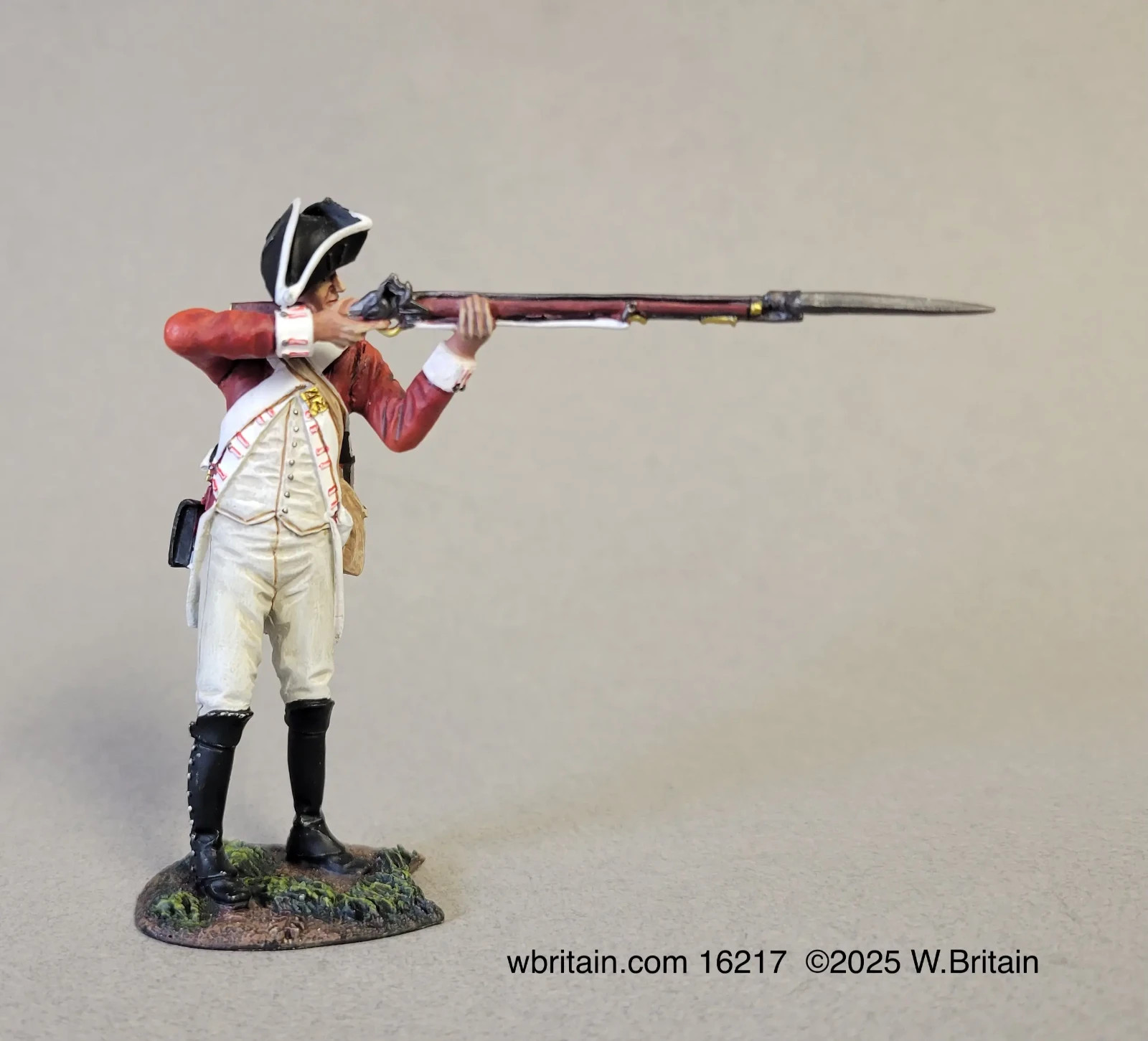 BRITAINS SOLDIERS 16217 - British 43rd Regiment Standing Firing - Diecast Figure