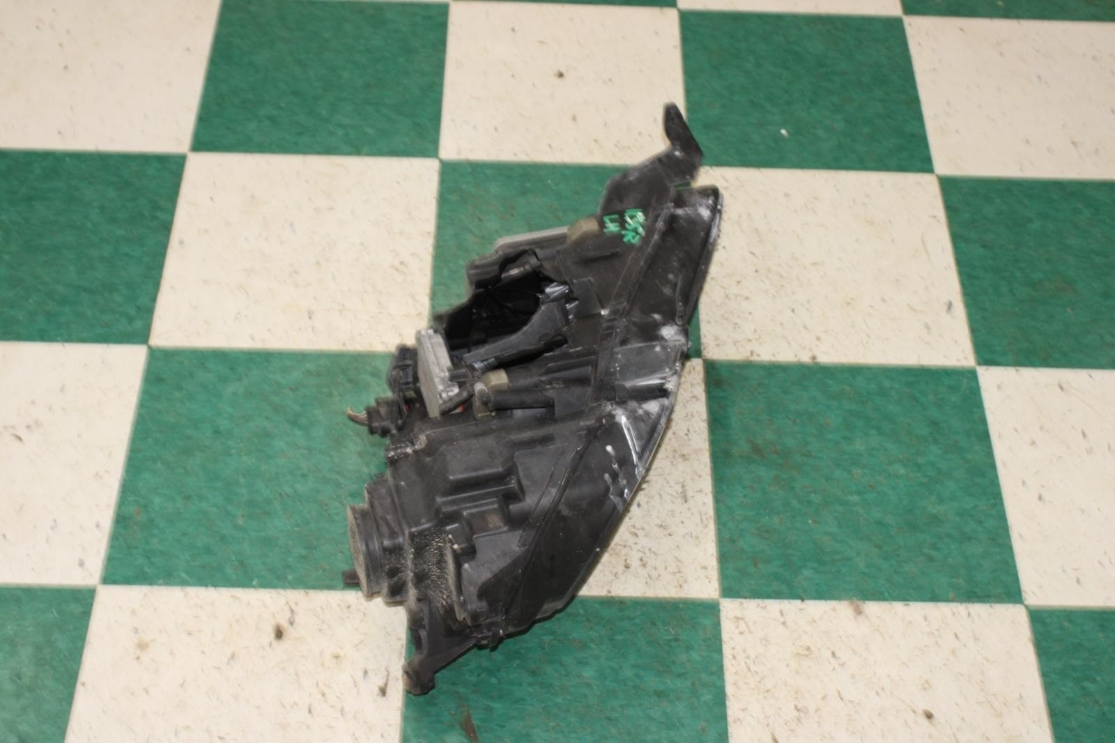 13-18 Flying Spur *DMG* Passenger Right RH Headlight Head Light Lamp OEM OE WTY