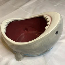 SHARK ATTACK Bowl 2014 Ceramic Dish, Snacks, Jaws ThinkGeek