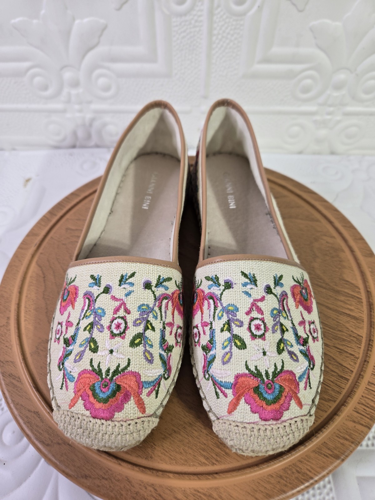 Gianni Bini Pema Mujer Boho Floral Bordado Alpargata Informal Sin Cordones Planos 8.5