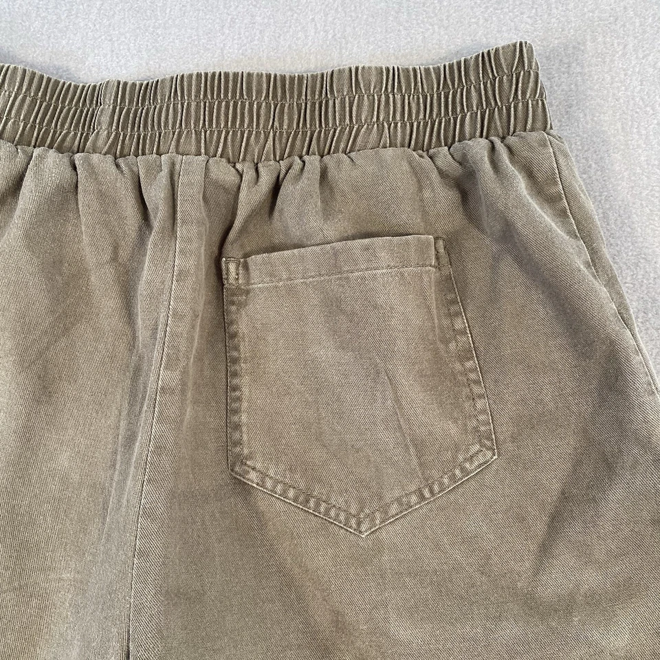 Short BCBGeneration feminino verde com bolsos, elástico na cintura, tamanho P - Imagem 3 de 4