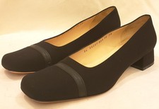 Salvatore Ferragamo Boutique Black Pumps Size 10 AA Made in Italy