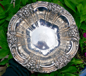 Antique Meriden Brittania Co. Sterling Silver Floral Bowl Model 555 / 288.2g.