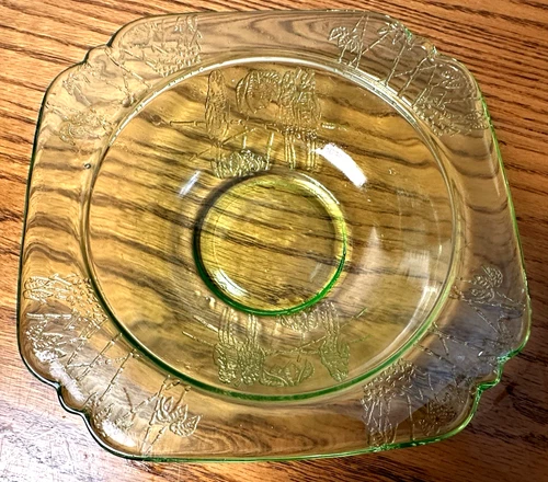 Federal Depression Glass Sylvan Parrot Uranium Green - 1 Square 7" Soup Bowl
