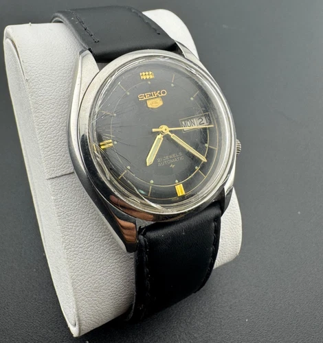 Vintage Seiko 5  Automatic Authentic Japan Made Men's Wrist Watch