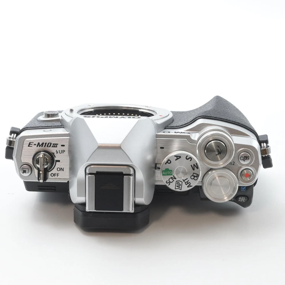 Olympus OM-D E-M10 Mark III EZ Double Zoom Kit Silver[Near Mint]#5414 - Image 4 of 4