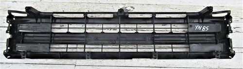 Toyota YN85 2WD Mod 1989 97 P/U UTE front radiator grille mask new Genuine - Picture 3 of 9