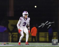 Damar Hamlin Signed Buffalo Bills White Jersey Action 8x10 Photo -(SCHWARTZ COA)
