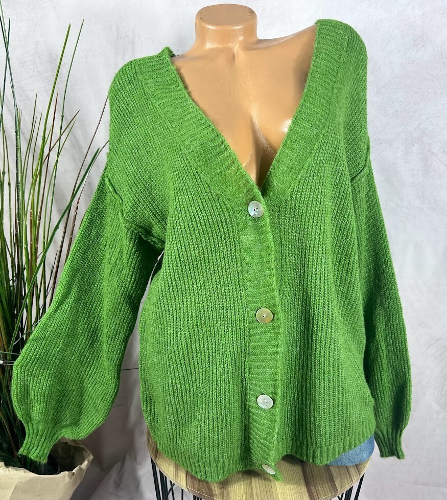 Flauschige Mohair Strickjacke Cardigan Perlmuttknöpfe Italy GRÜN