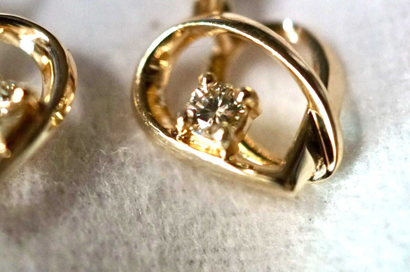 Vintage 14k gold and diamonds heart dangle earing… - image 16