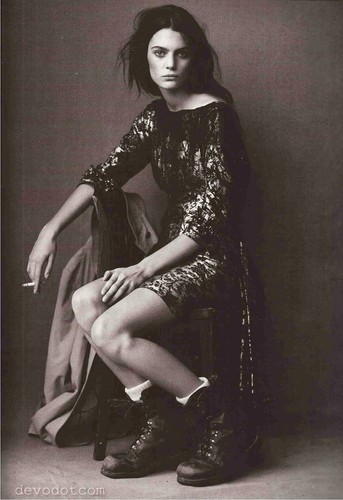 Vogue Italy December 2004 Meisel - Catalano - Riversi - Picture 5 of 12