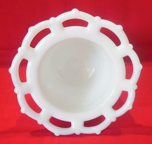 Cuchara y tapa de vidrio con paneles de leche de uva Westmoreland con bordes de encaje - Imagen 4 de 11