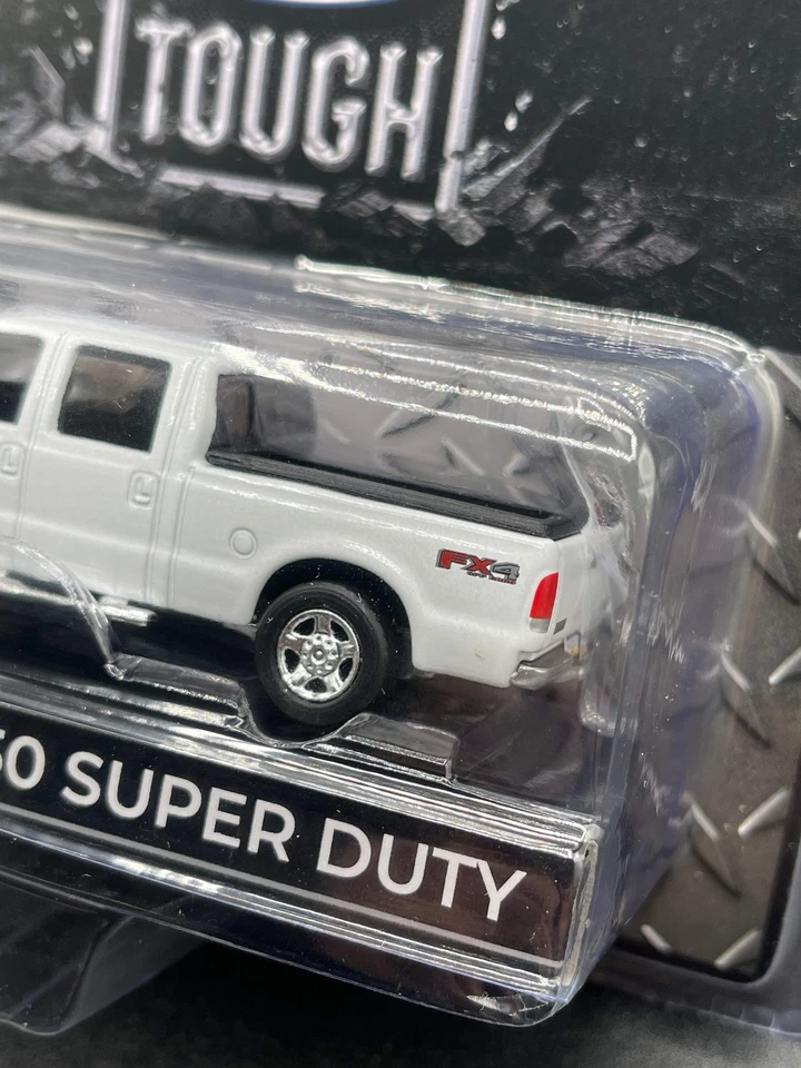 MOTORMAX 2004 Ford F-250 Truck Winter White LP Exclusive 1:64 Diecast - Image 3 of 4
