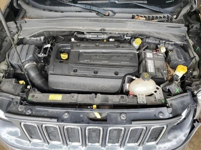 Used Rear Left Door Assembly Rear Side fits: 2017 Jeep Renegade light tint glass Foto 4 de 4