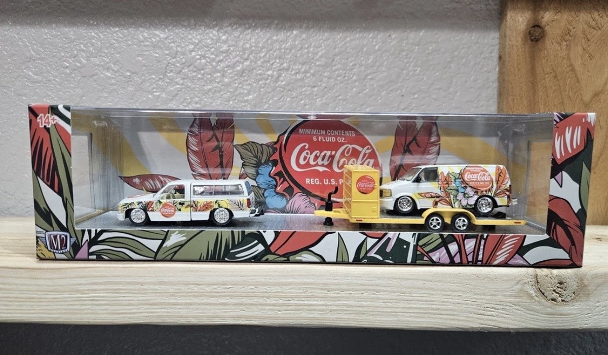 M2 Machines Coca-Cola 1996 GMC Sierra 1500 Custom & 1996 GMC