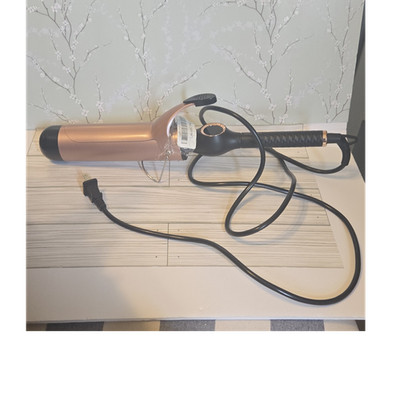 WEEYUM Curling Iron/Wand Electric Built-In Safety Stand Black/Rose Gold