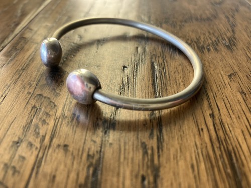 Small Q-RAY Cuff Bracelet - Picture 3 of 6