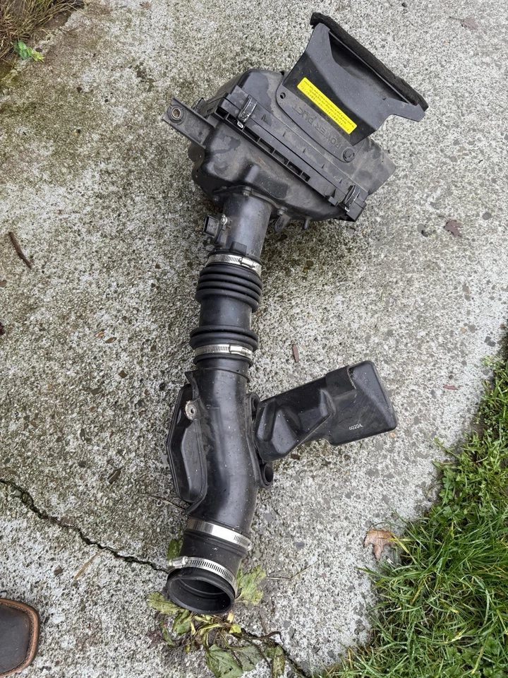 Infiniti FX35 2006 OEM AIRBOX/tubo de admisión de aire + sensor MAF - usado bueno Foto 2 de 2