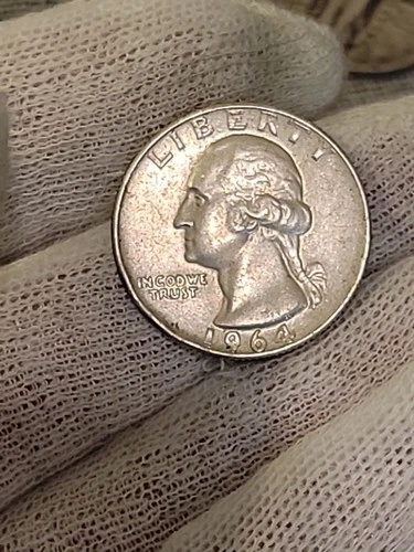 Nice Au+1964 Silver Washington Quarter.   Lot034