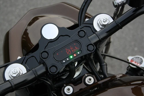 MGM bikes CNC handlebar clamp incl. motogadget speedometer & control lights