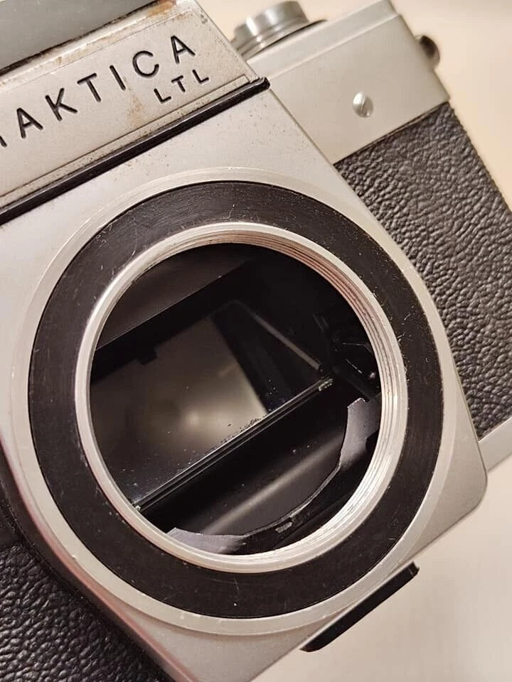 Praktica LTL Camera White M42 G.D.R - Photo 3/4