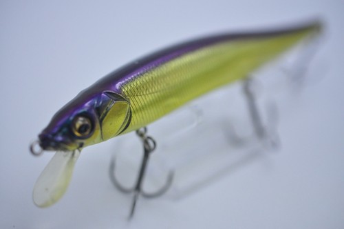 Megabass Oneten 110 Magnum Floating Jerkbait 5/8oz Champagne Black Gold VG