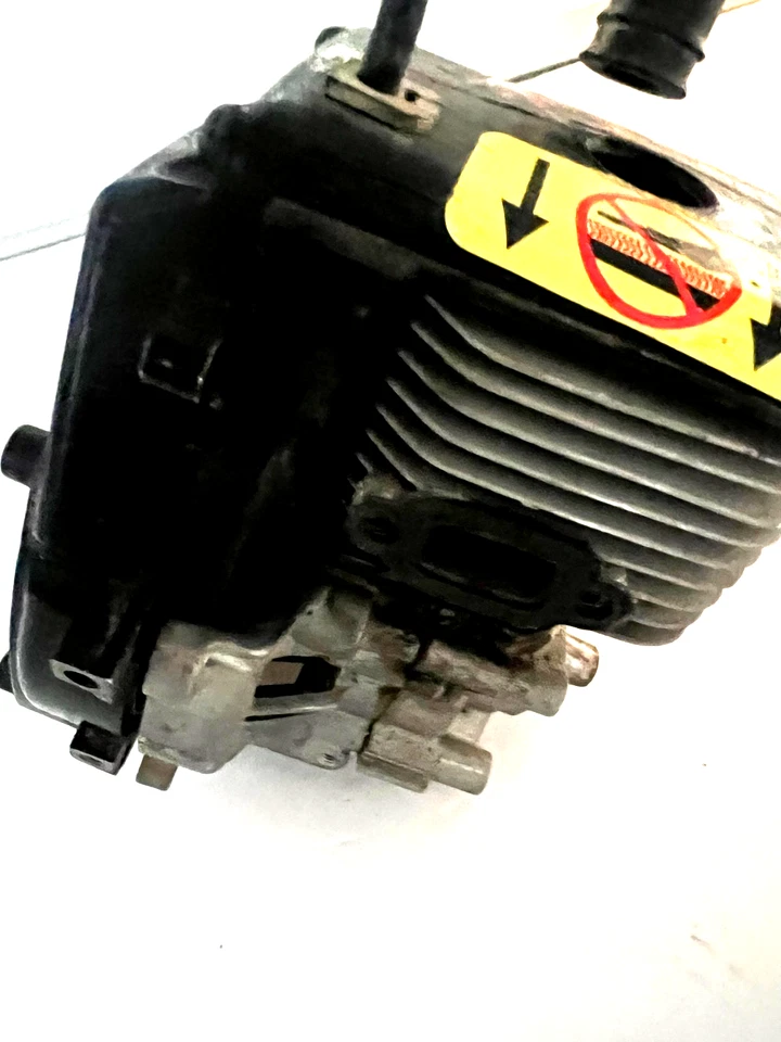 dynamite 1/5 gas motor (ASIS FOR PARTS OR REBUILD ) 23cc - Image 2 of 4