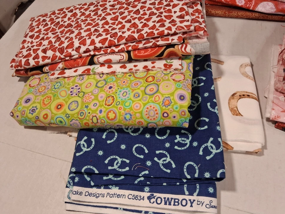 Lote vintage de retalhos de tecido de costura estampas de corações acolchoamento artesanato 6 lb - Imagem 2 de 4