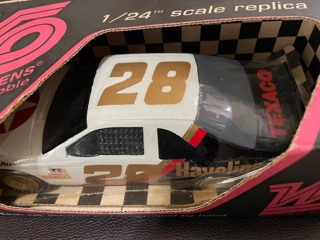 Wooden-Oodens #28 Davey Allison Texaco Havoline Ford Thunderbird NASCAR 1:24 - Imagem 2 de 4