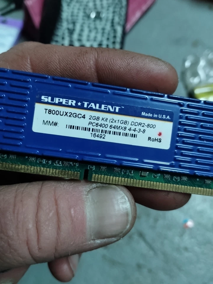 Super Talent DDR2-800 2 GB 128x8 CL5 Memory T800UB2GC5 - Image 2 of 4