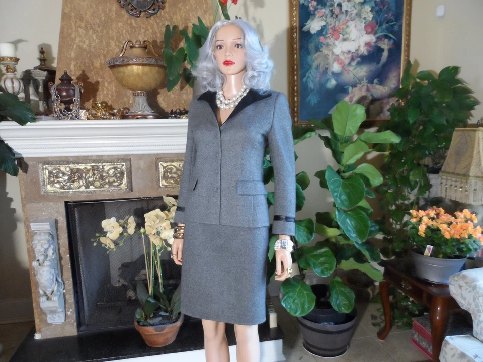 Akris For Bergdorf Goodman Gray Cashmere Blend Skirt Suit w/Leather Trim Size 6 - Image 3 of 4
