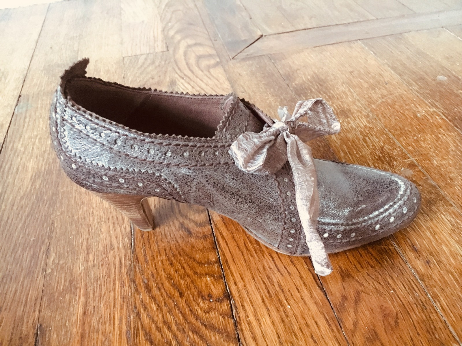 BNIB Jigsaw shoes Brown leather metallic Size 3 36 Brand New In Box BNIB Jigsaw Jigsaw Jigsaw shoes Brown leather metallic Size 3 36 Brand New In Box f824bc