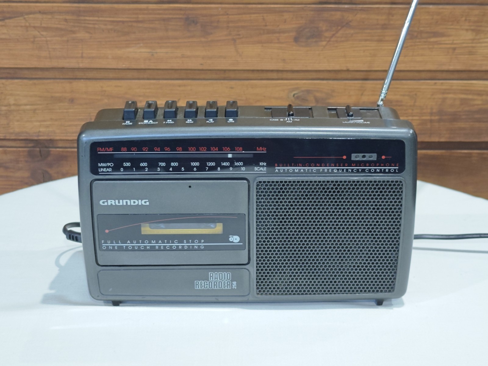 Grundig Radio Recorder 256 Kassettenradio Vintage – Grau – Top Zustand, Gewartet