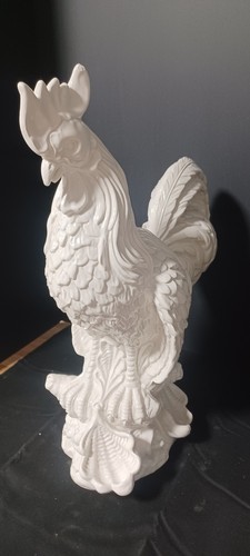 white porcelain rooster made in Italy 🇮🇹 18 1/2 Inches tall 15 inches tail to