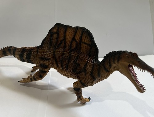 SAFARI 2019 SPINOSAURUS DINOSAUR FIGURE 5” By 15.5” - Picture 10 of 10