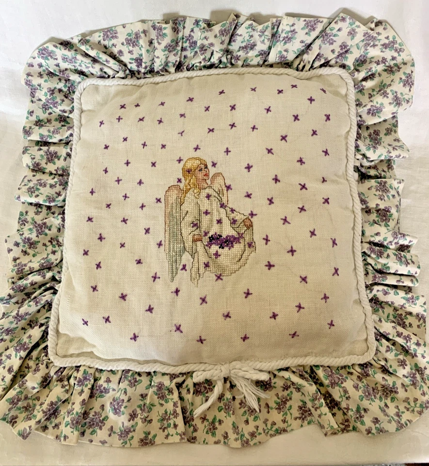 Almohada Angels Remembered De Colección Punto de Cruz 14x14 Abuela Hecha a Mano Púrpura Foto 2 de 4