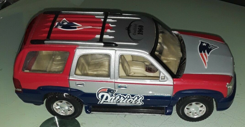 2002 fleer welly NEW ENGLAND PATRIOTS CADILLAC ESCALADE diecast - Picture 2 of 6