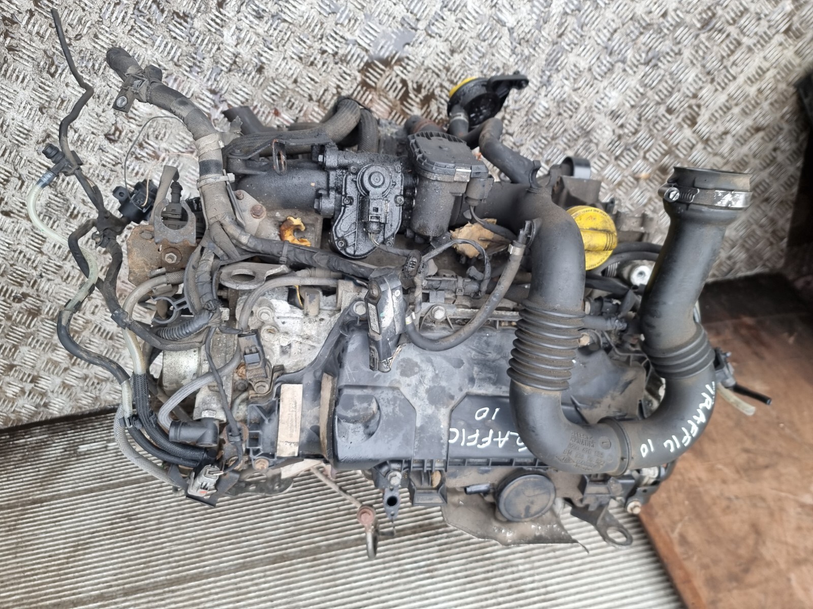 RENAULT TRAFIC ENGINE C046879 CODE M9R786 2.0L DIESEL MANUAL PANEL VAN