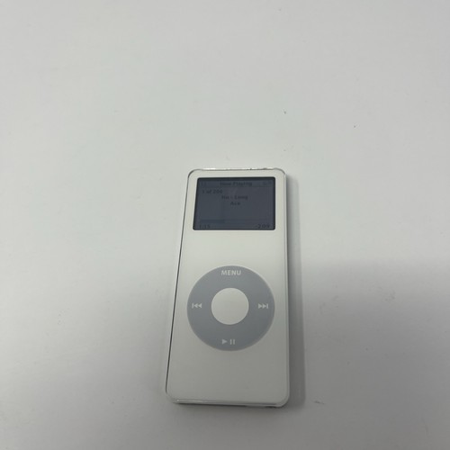 Apple iPod Nano 1st Generation White 1GB A1137 Tested Working. Holds Charge
