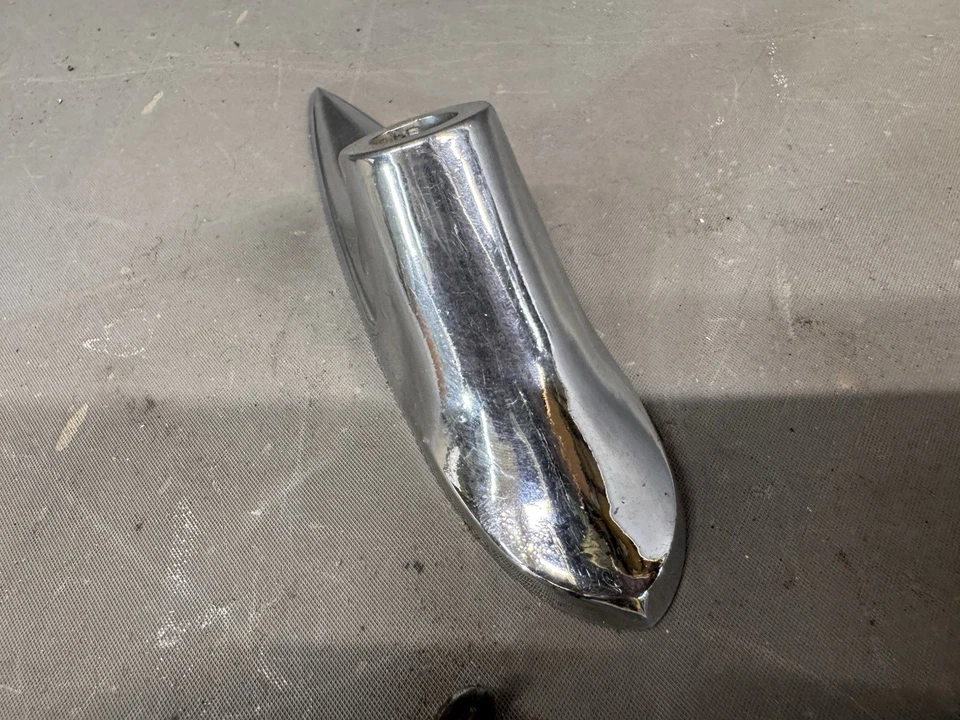 1961-1962 Chevy Impala Belair antena de rádio base acabamento moldura quarto 1/4 painel SS - Imagem 3 de 4