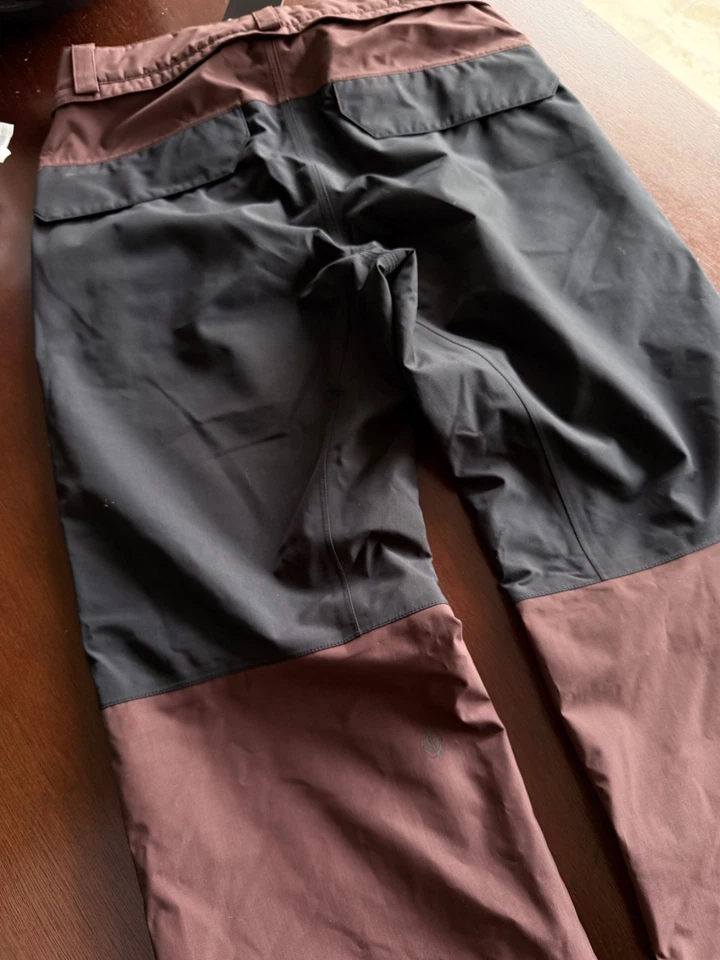 NEW 2026 Volcom Stone Mica 20K Women's Snow Outerwear Pants, Size Medium, - Image 2 of 4