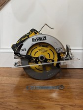 DEWALT DCS590B 20-Volt Max 7-1/4 In. Cordless Circular Saw Tool Only