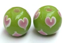 10pcs handmade Lampwork glass Beads pink heart on green round 14mm